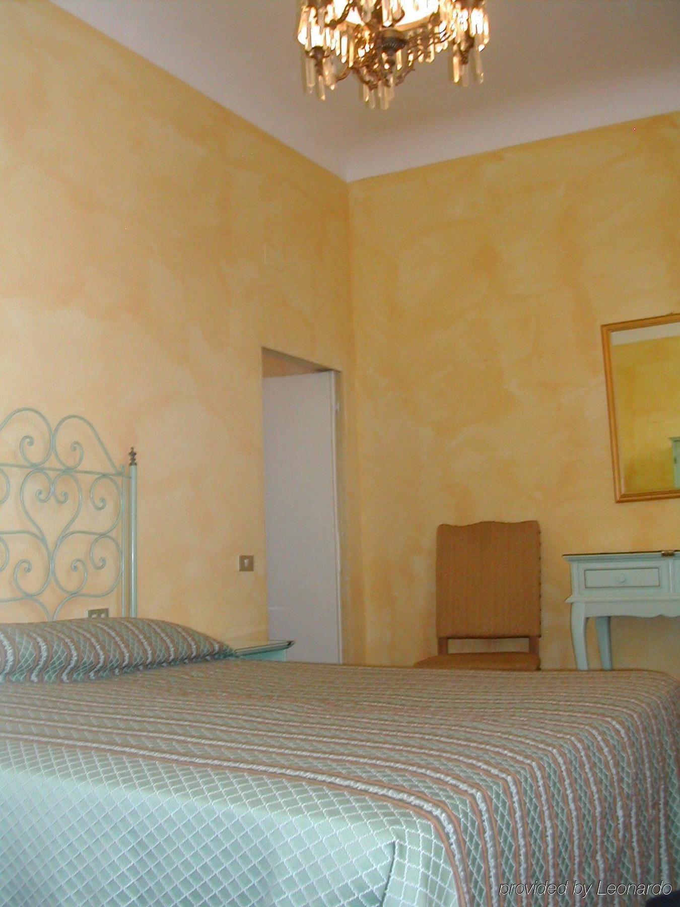 Hotel Palazzo Dal Borgo Florenz Zimmer foto